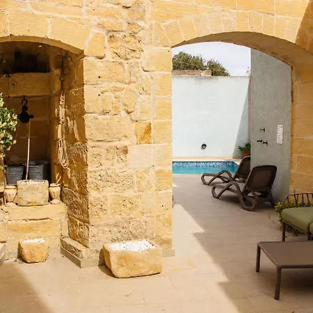 Charming Family With Pool In Séjour à la campagne Marsaxlokk