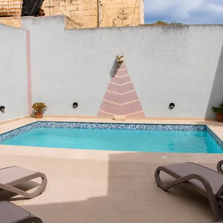 Charming Family With Pool In * Marsaxlokk